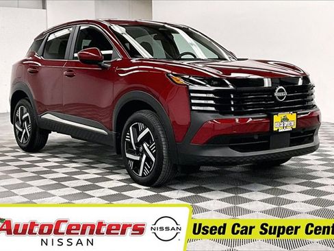 Used 2025 Nissan Kicks SV image 1