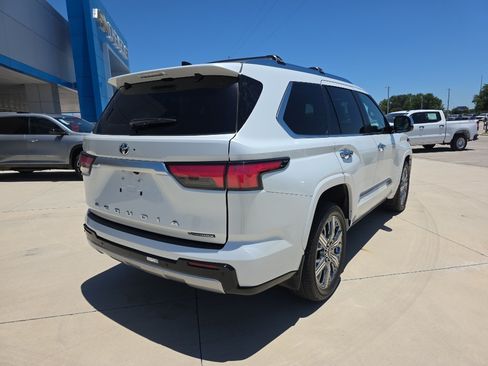 Used 2025 Toyota Sequoia Capstone AWD/4WD image 22