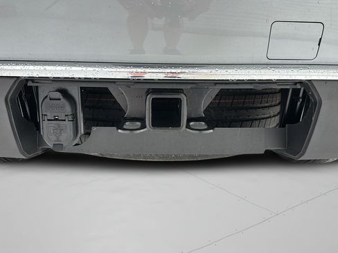 Used 2025 Chevrolet Tahoe Premier AWD/4WD image 8