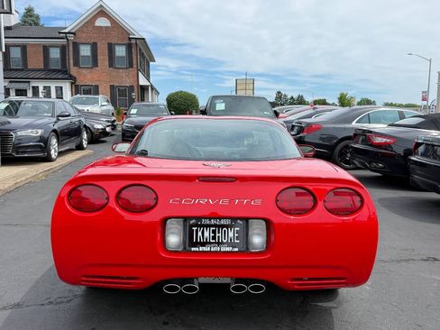Used 2003 Chevrolet Corvette Coupe w/ Preferred Equipment Group RWD image 7