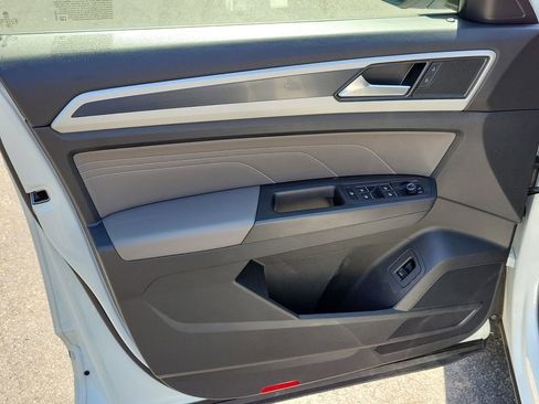 Used 2023 Volkswagen Atlas SEL R-Line image 17