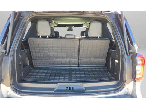Used 2023 Ford Expedition Platinum image 17