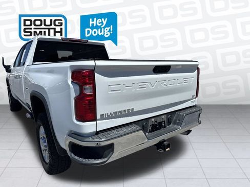 Used 2024 Chevrolet Silverado 3500 LT w/ Convenience Package AWD/4WD image 4
