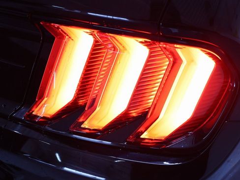 Used 2020 Ford Mustang Premium image 27