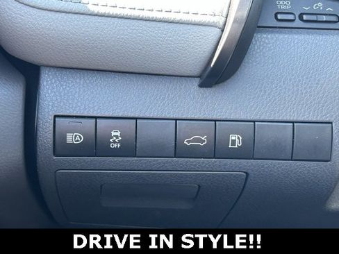 Used 2018 Toyota Camry SE image 20