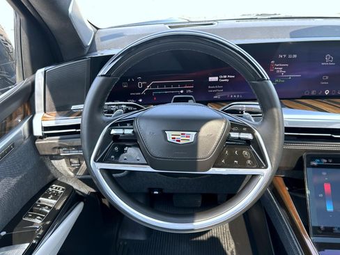 Certified 2026 Cadillac Escalade Platinum Sport w/ LPO, ONYX Package AWD/4WD image 18