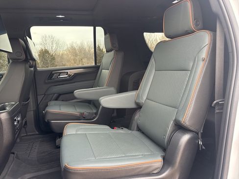 Used 2025 GMC Yukon XL AT4 w/ AT4 Premium Plus Package image 35