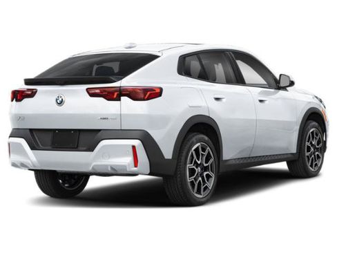 New 2026 BMW X2 xDrive28i w/ M Sport Package AWD/4WD image 2