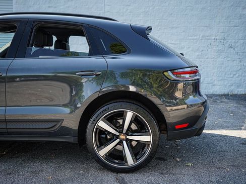 Used 2024 Porsche Macan w/ Premium Plus Package image 11