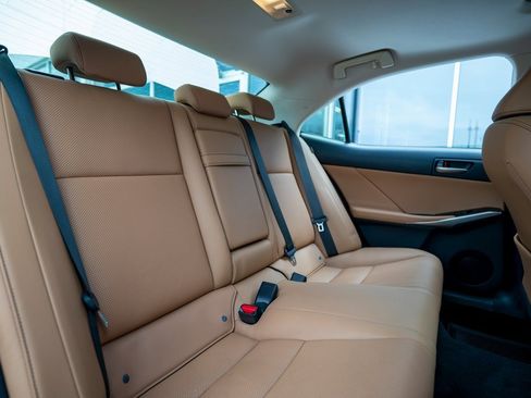 Used 2017 Lexus IS 200t image 35