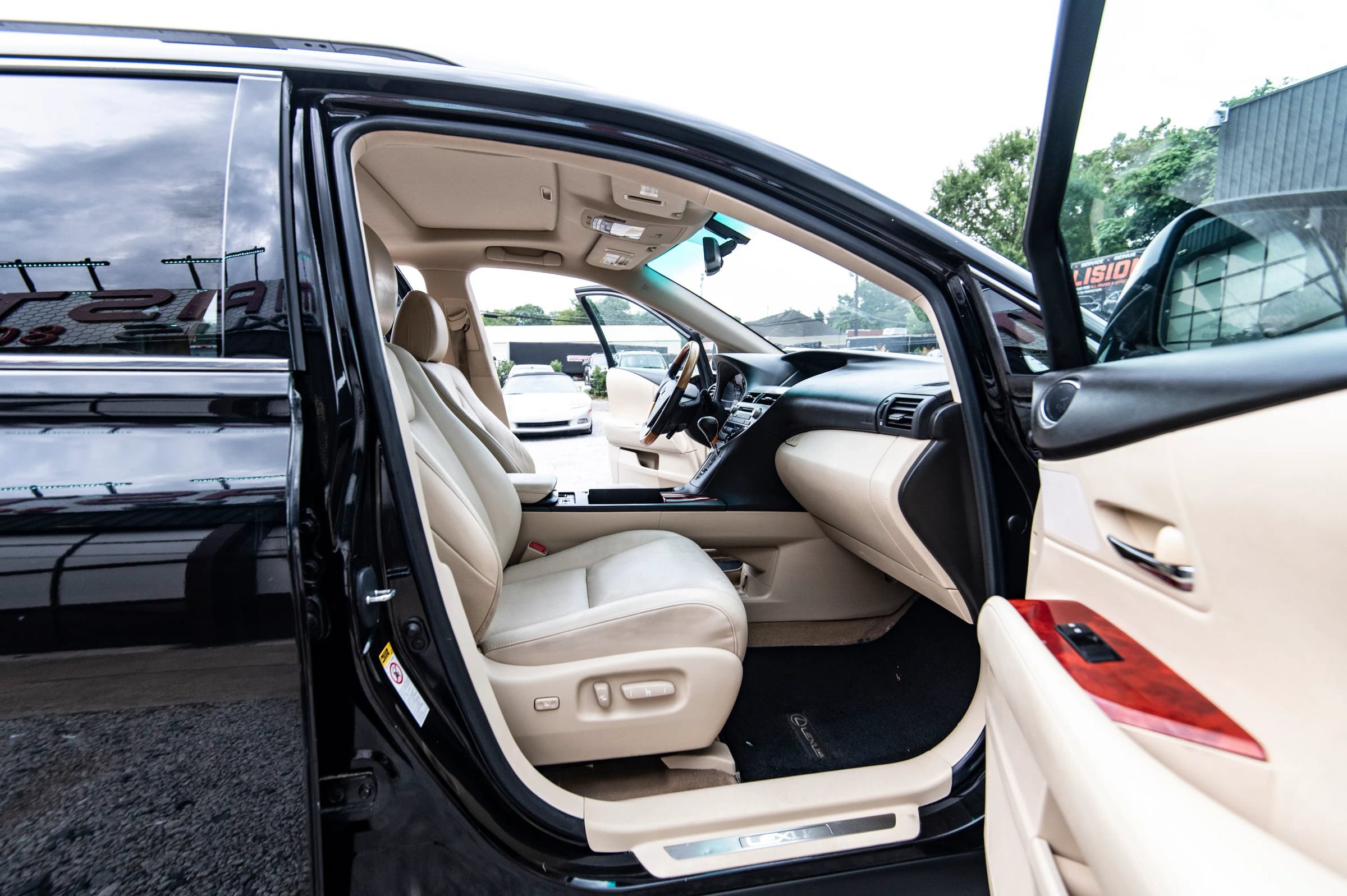 Used 2012 Lexus RX 350 FWD w/ Premium Pkg image 32