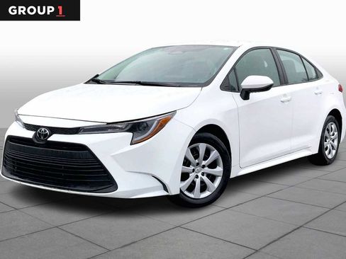 Used 2024 Toyota Corolla LE image 1