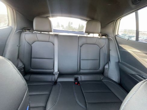 Used 2025 Buick Envista Sport Touring image 38