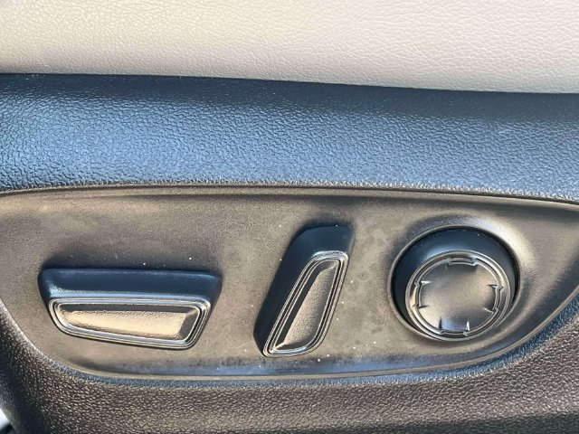 Certified 2025 Toyota Sienna XLE FWD image 23