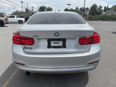 Used 2018 BMW 320i xDrive Sedan AWD/4WD image 11