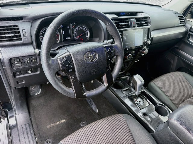 Used 2021 Toyota 4Runner TRD Off-Road AWD/4WD image 9
