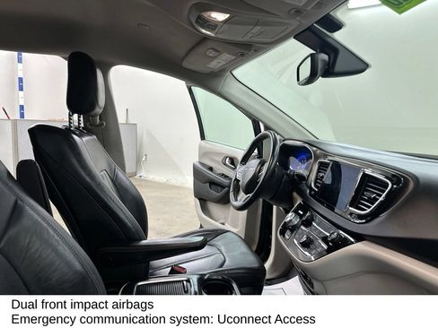Used 2017 Chrysler Pacifica Touring-L Plus FWD image 21