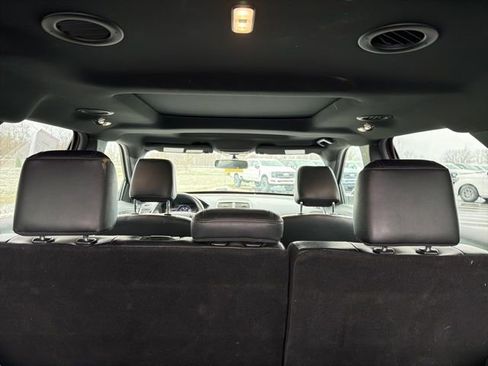 Used 2018 Ford Explorer XLT w/ Equipment Group 202A image 16