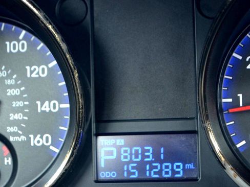 Used 2011 Hyundai Genesis 2.0T image 32