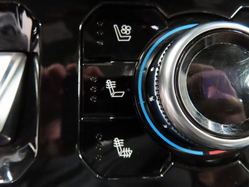 Used 2024 GMC Sierra 3500 Denali w/ Denali Reserve Package image 70