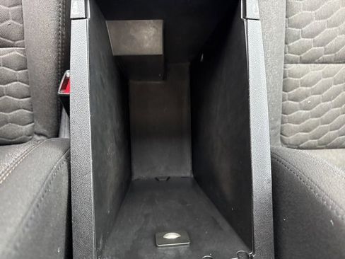 Used 2018 Chevrolet Equinox LT image 26