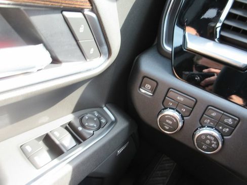 New 2026 GMC Sierra 1500 Elevation w/ Elevation Premium Package AWD/4WD image 18