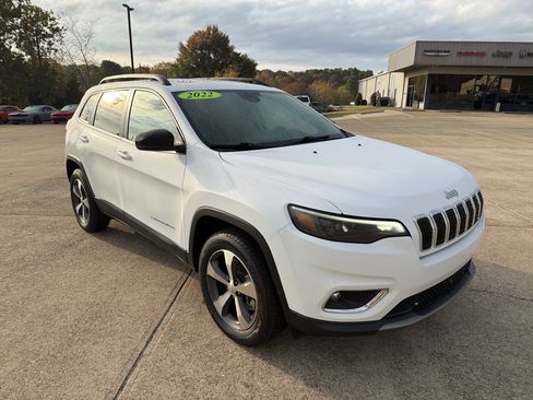 Used 2022 Jeep Cherokee Limited image 10