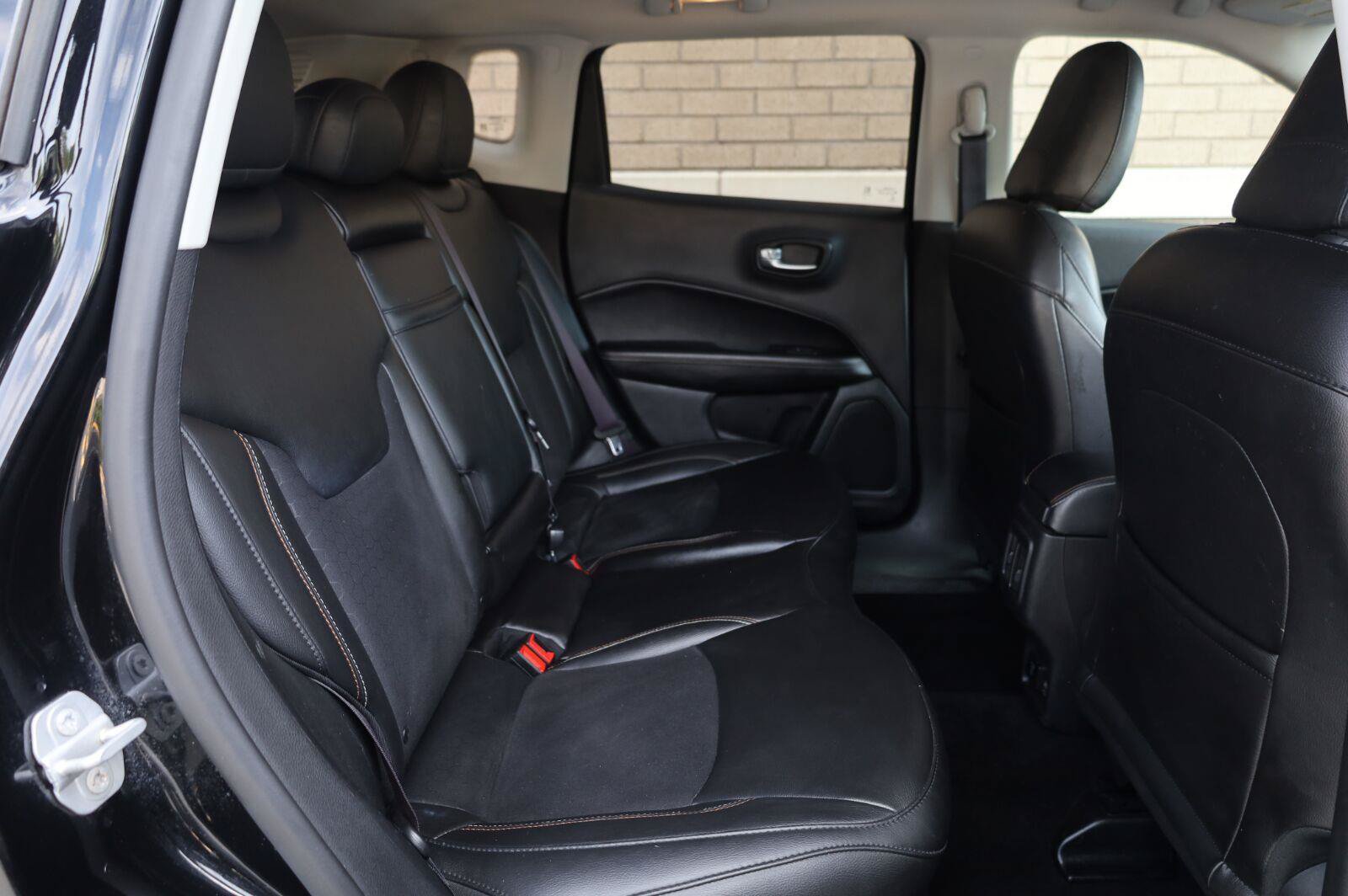 Used 2019 Jeep Compass Latitude FWD image 23