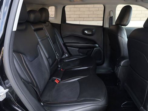 Used 2019 Jeep Compass Latitude FWD image 23