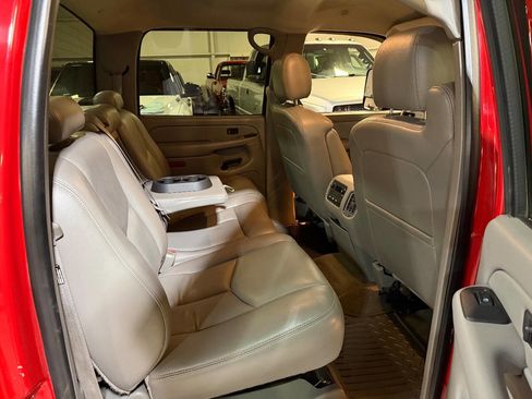 Used 2006 GMC Sierra 2500 SLT w/ Heavy-Duty Power Package image 40