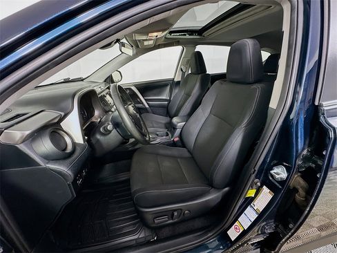 Used 2018 Toyota RAV4 XLE image 25