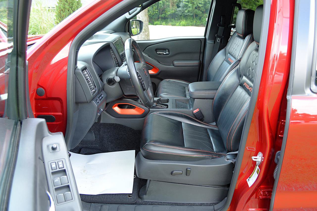 Used 2023 Nissan Frontier PRO-4X w/ Pro-4X Premium Package AWD/4WD image 13