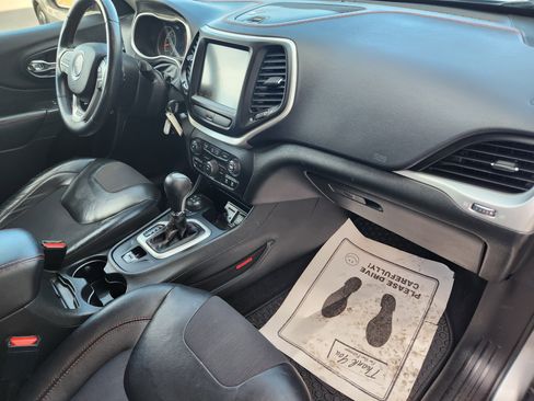 Used 2015 Jeep Cherokee Trailhawk image 13