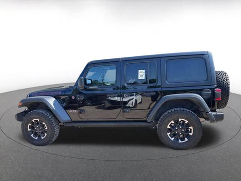 Used 2025 Jeep Wrangler Unlimited Rubicon AWD/4WD image 8