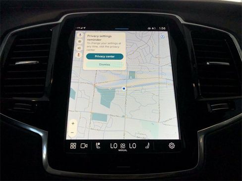 Used 2025 Volvo XC90 B6 Plus image 30