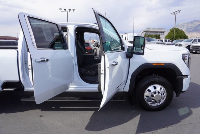 Used 2026 GMC Sierra 3500 Denali w/ Denali Reserve Package AWD/4WD image 28