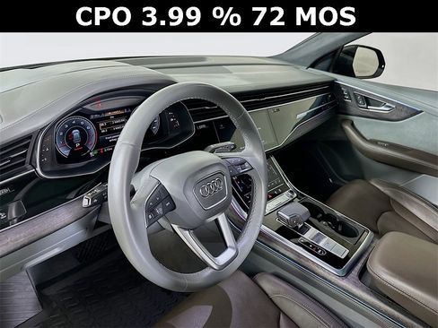 Used 2023 Audi Q8 Prestige w/ Prestige Package image 10