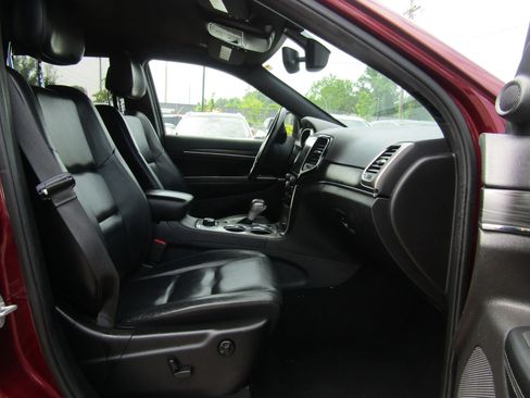 Used 2019 Jeep Grand Cherokee Limited AWD/4WD image 14