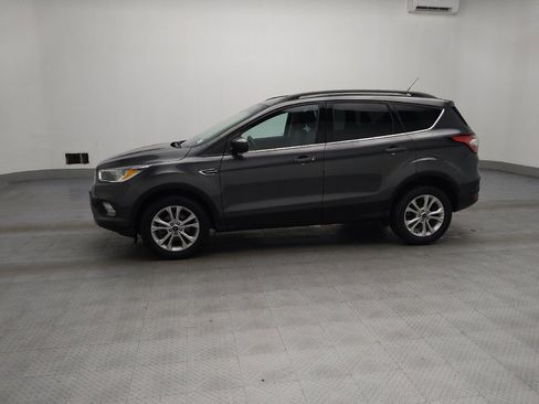 Used 2018 Ford Escape SE image 2