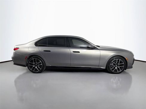 New 2026 BMW 750e xDrive AWD/4WD image 4