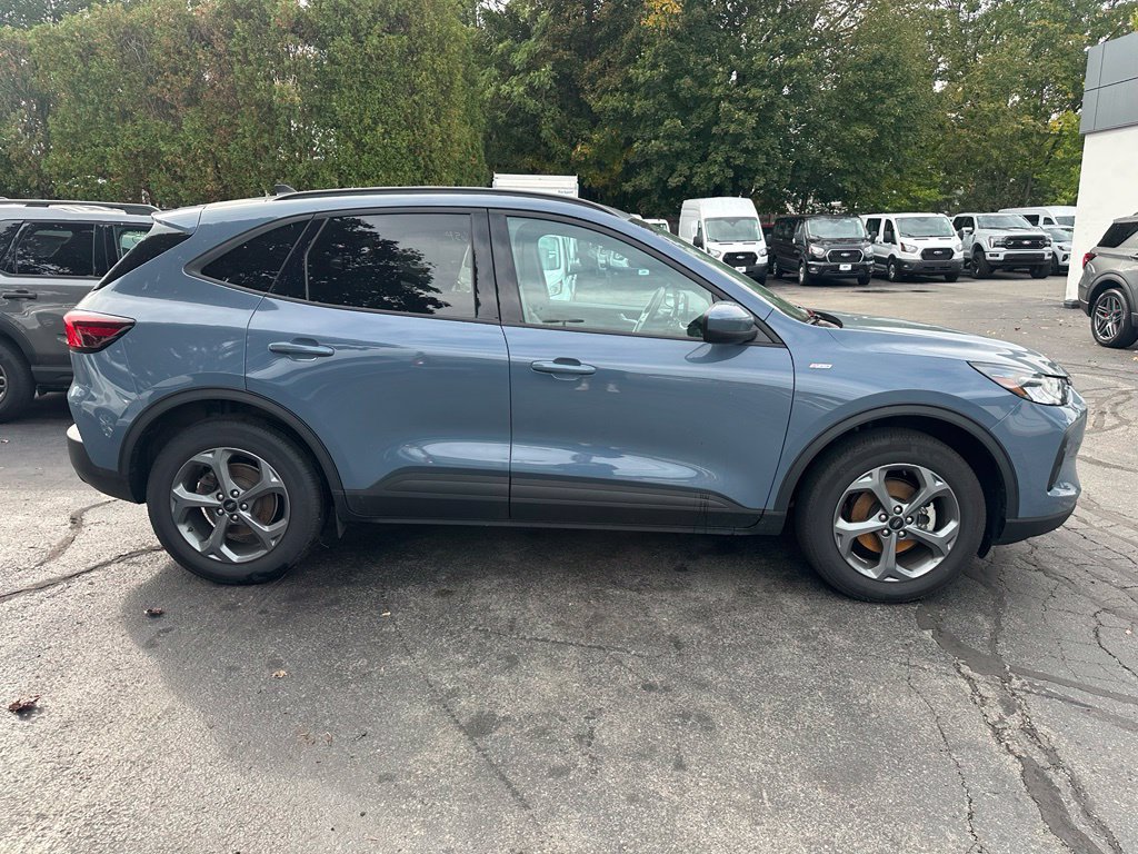 Used 2025 Ford Escape ST-Line Select AWD/4WD image 4