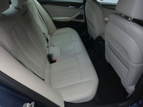 Used 2023 BMW 540i xDrive w/ M Sport Package image 14