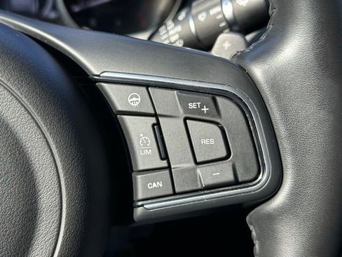 Used 2019 Jaguar XE Premium image 17