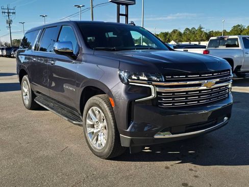 Used 2023 Chevrolet Suburban Premier image 7