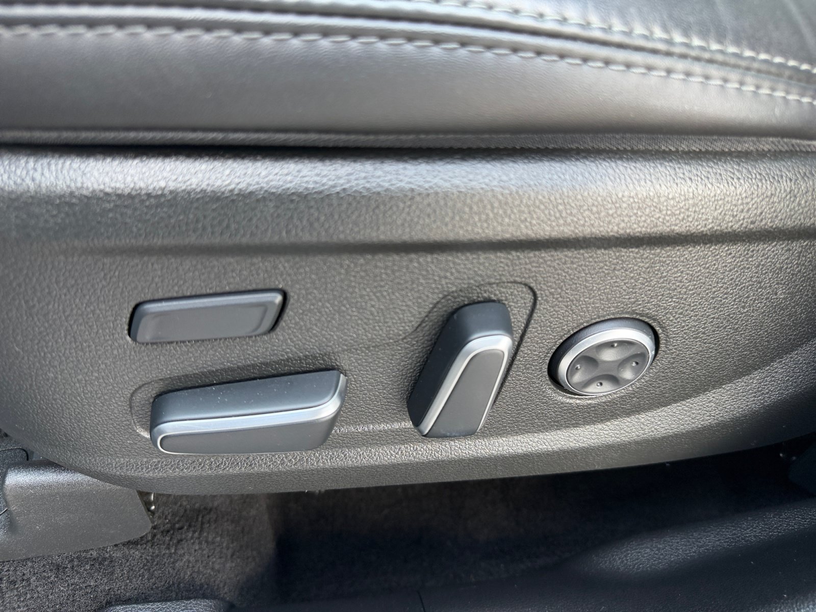 Used 2023 Hyundai Santa Fe Calligraphy AWD/4WD image 21