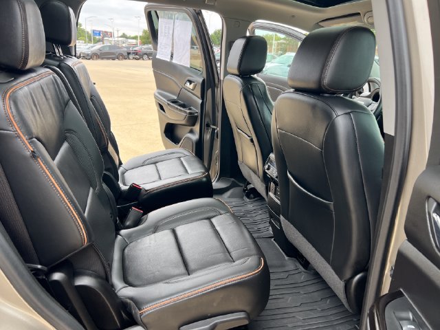 Certified 2023 GMC Acadia AT4 w/ Technology Package AWD/4WD image 17