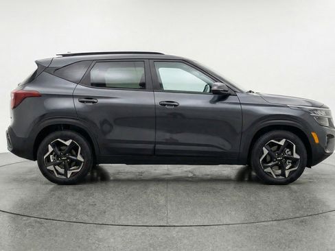 Used 2025 Kia Seltos S FWD image 8