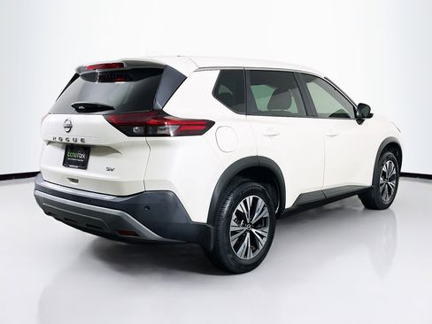 Used 2023 Nissan Rogue SV image 9