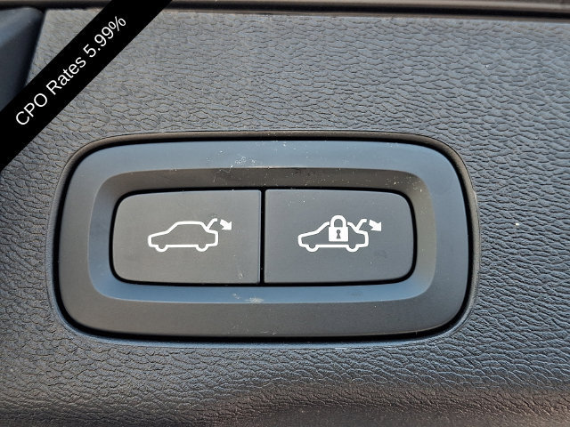 Certified 2024 Volvo XC60 B5 Plus w/ Climate Package AWD/4WD image 33