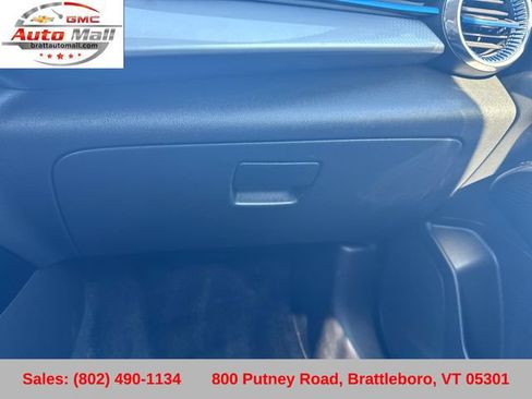 Used 2024 Chevrolet Trax LT w/ Driver Confidence Package FWD image 20